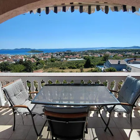 Panorama *